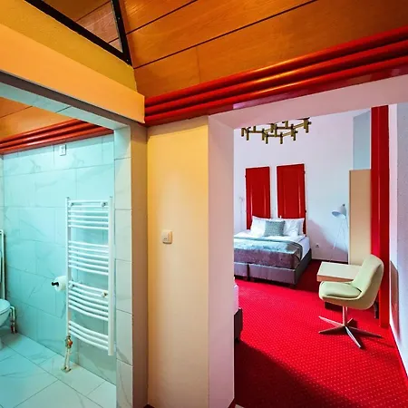 Alojamento de Acomodação e Pequeno-almoço Pb Urban Garden With Secured Parking 3*