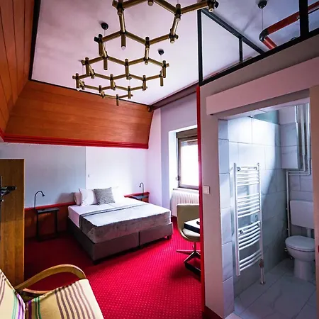 Alojamento de Acomodação e Pequeno-almoço Pb Urban Garden With Secured Parking 3*