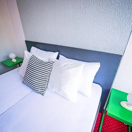 Pb Urban Garden With Secured Parking 3* Sremska Mitrovica