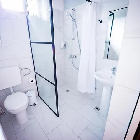 Alojamento de Acomodação e Pequeno-almoço Pb Urban Garden With Secured Parking 3*