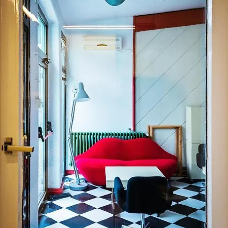 Pb Urban Garden With Secured Parking Sremska Mitrovica