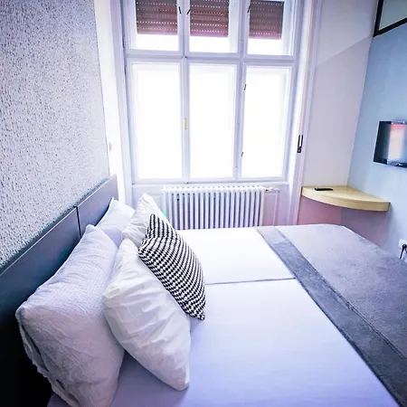 Alojamento de Acomodação e Pequeno-almoço Pb Urban Garden With Secured Parking