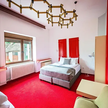 Pb Urban Garden With Secured Parking 3* Sremska Mitrovica